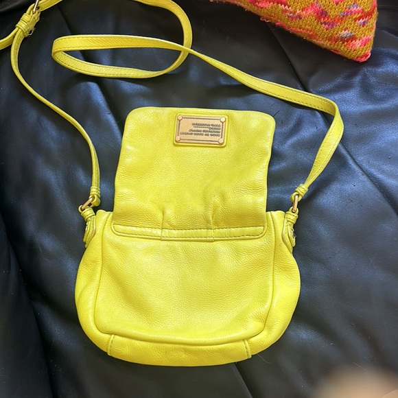 Lime green Marc by Marc Jacobs crossbody purse - Picture 3 of 4